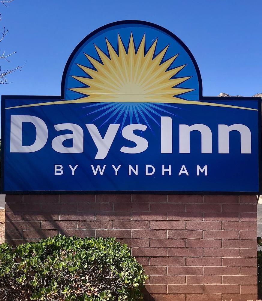 Days Inn & Suites By Wyndham Page Lake Powell Εξωτερικό φωτογραφία